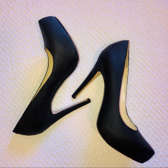 Parisah Platform Pumps, size 7.5